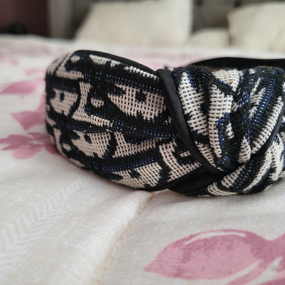 Elegant Black and White Headband